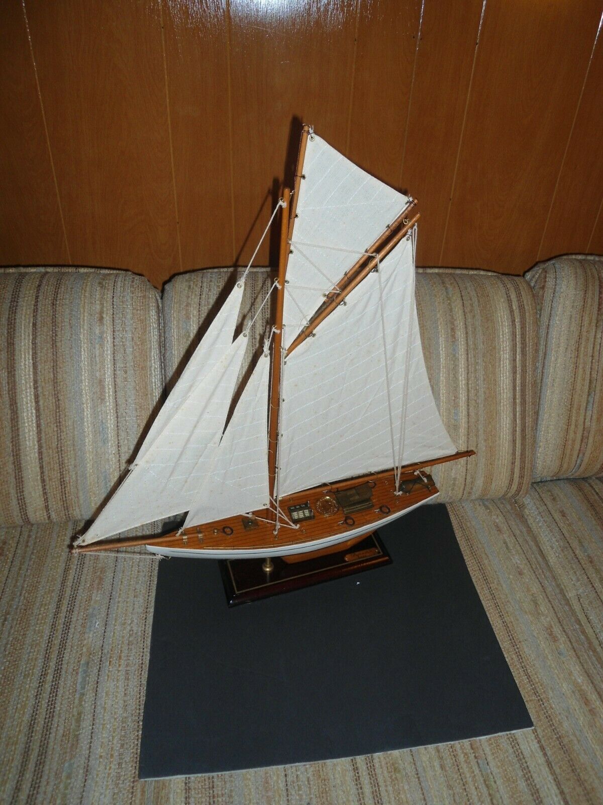 Americ's Cup Sailing Yacht Wood Model  Defender 1895 22"x24"  452c Shipped Disma